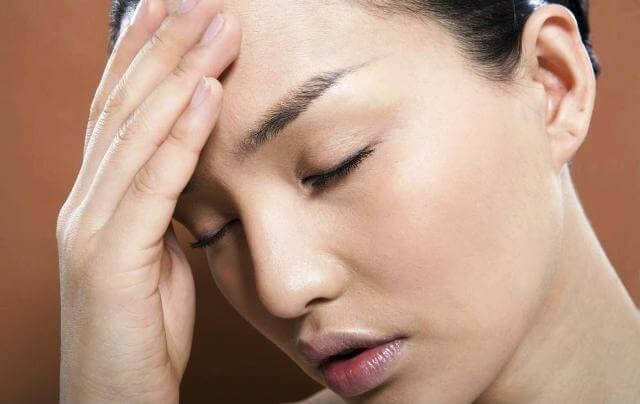 Какая причина развития мигрени?